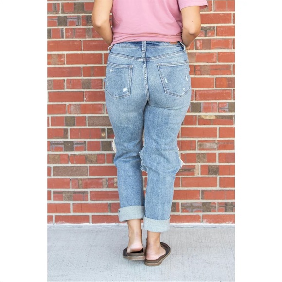 BNWOT Judy Blue Super Distressed Straight Fit Jeans - Picture 7 of 10